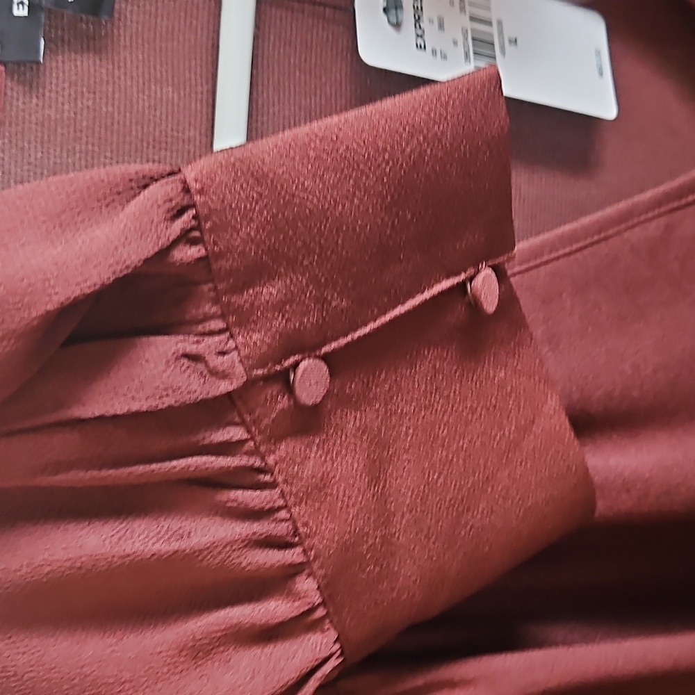 Express V-Neck Blouse - Picture 4 of 6
